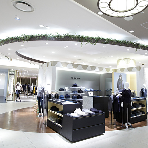 OUR BRANDS | UNIQLO | GLOBAL MANAGEMENT 